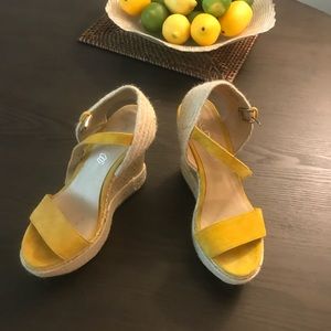 💛Summertime wedges 💛